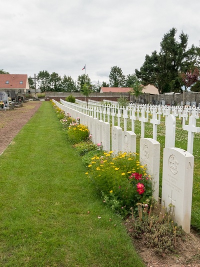Bully-Grenay Communal Cemetery, French Extension
