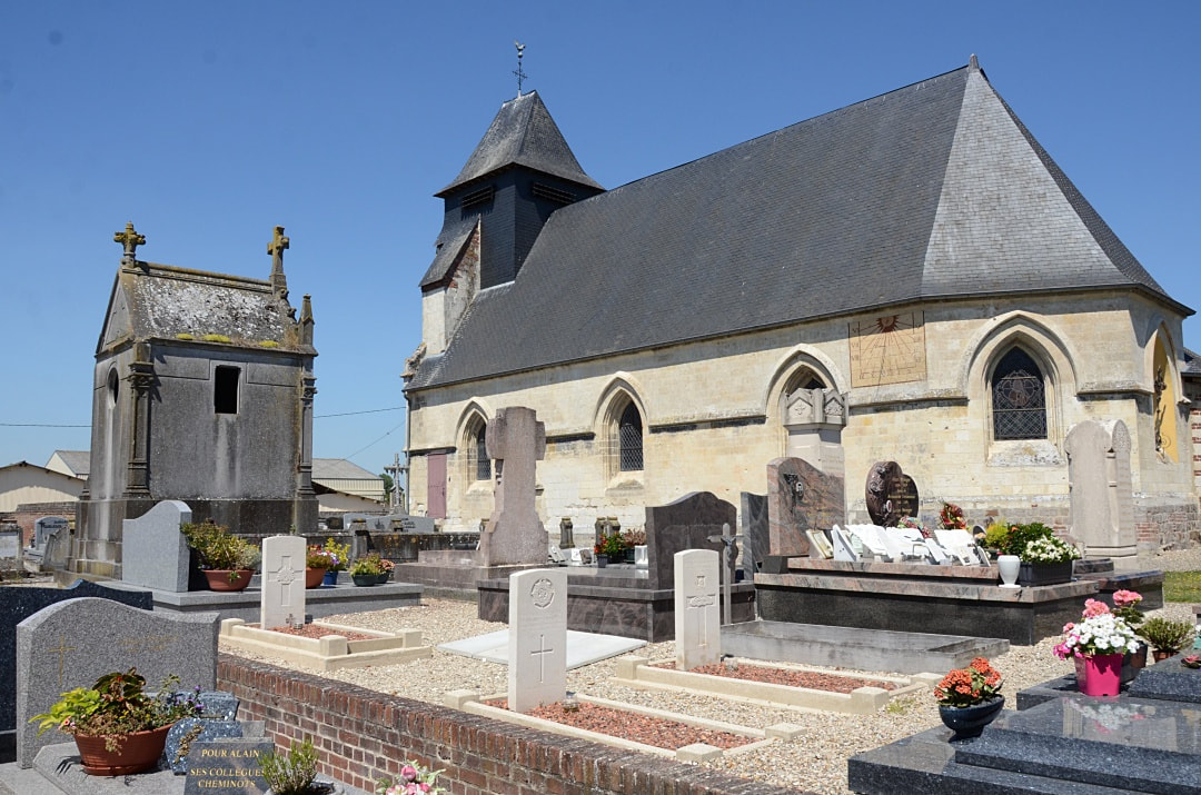 Béhencourt Churchyard