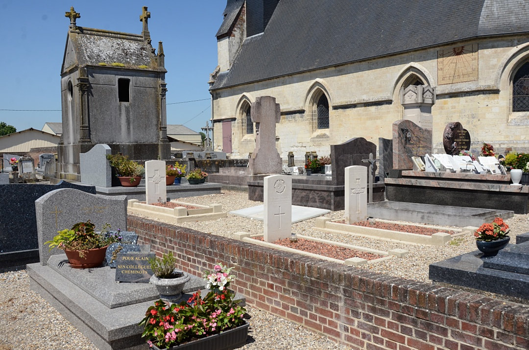 Béhencourt Churchyard
