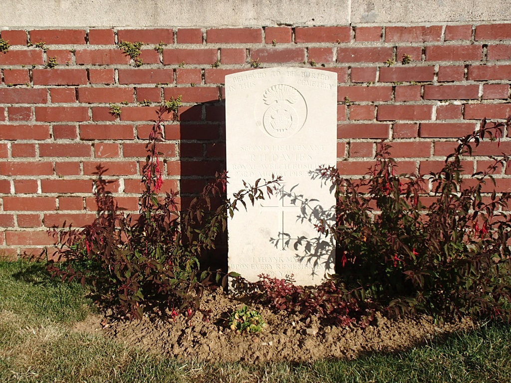 Bouzincourt Ridge Cemetery