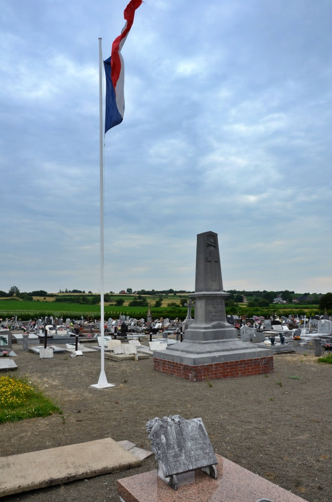 COUSOLRE COMMUNAL CEMETERY