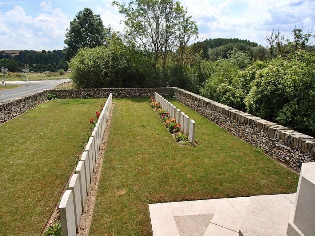 Démuin British Cemetery