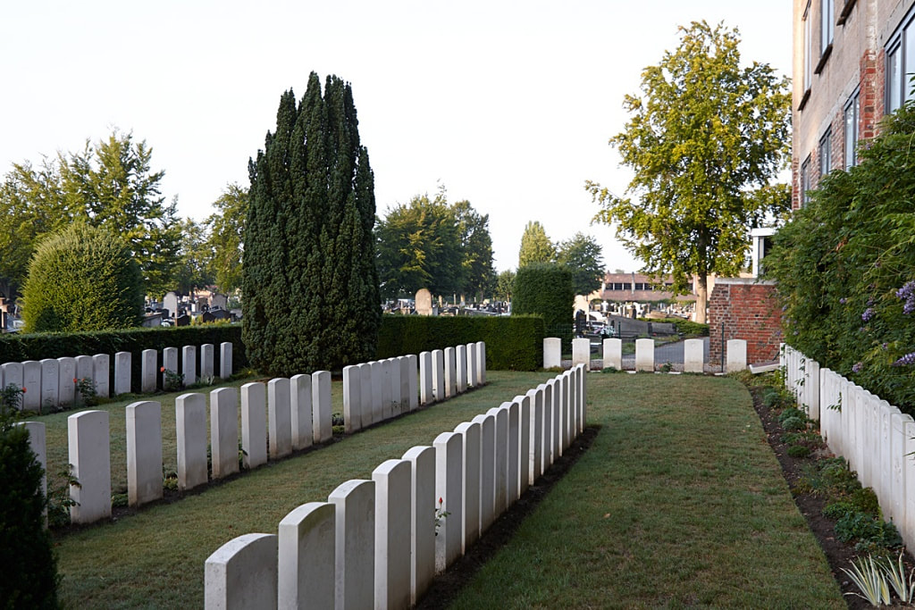 Kortrijk (St. Jan) Communal Cemetery