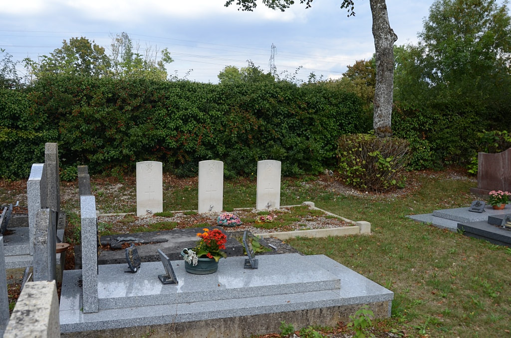 Longpré-lès-Amiens Communal Cemetery