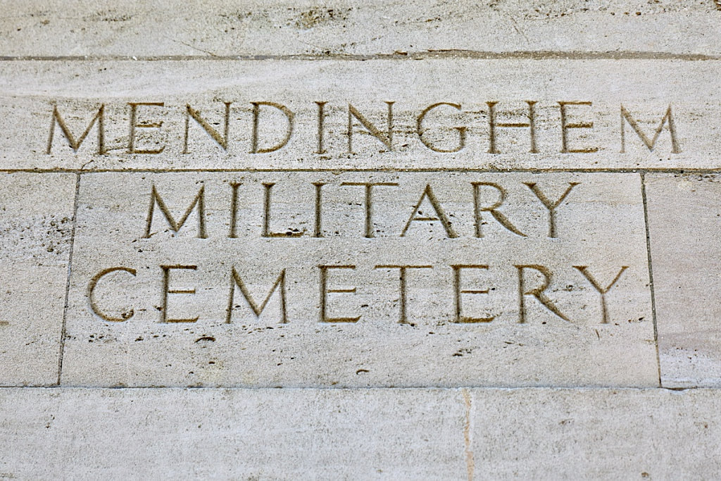 Mendinghem Military Cemetery