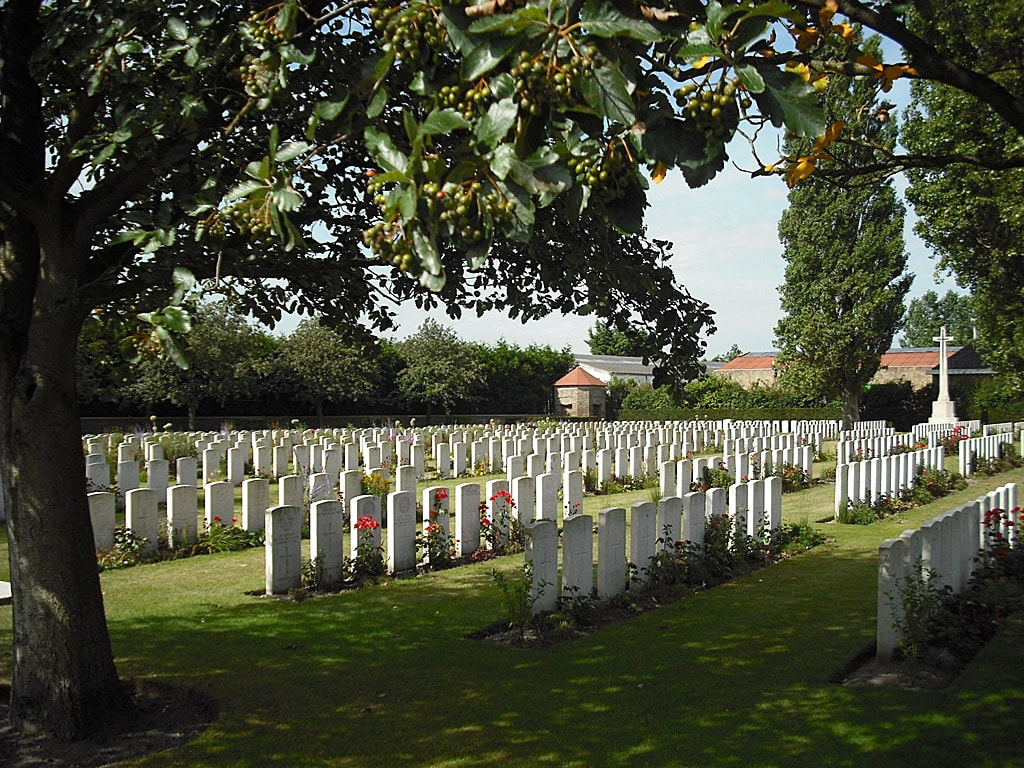 ​Ramscappelle Road Military Cemetery