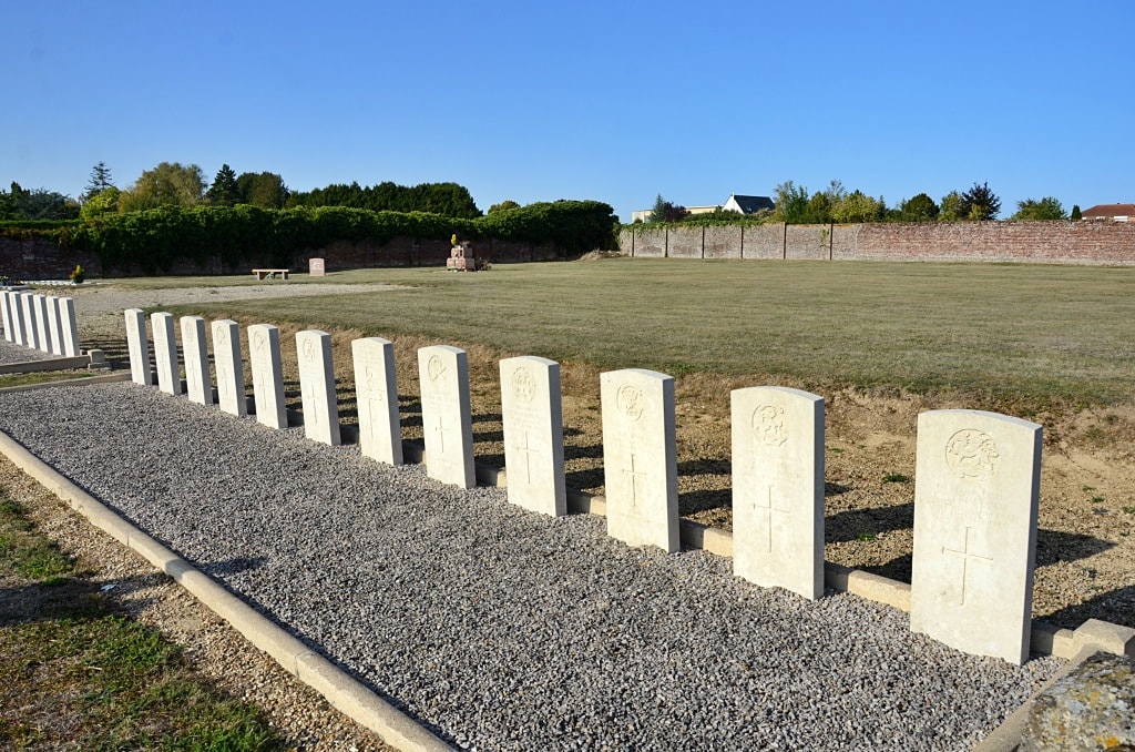 Ribemont Communal Cemetery Extension, Aisne