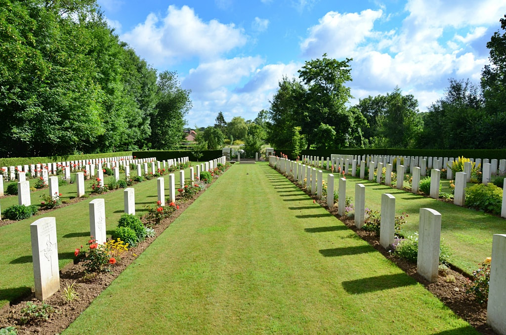 Agny Military Cemetery
