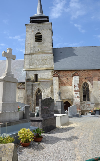 Aix-en-Issart Churchyard