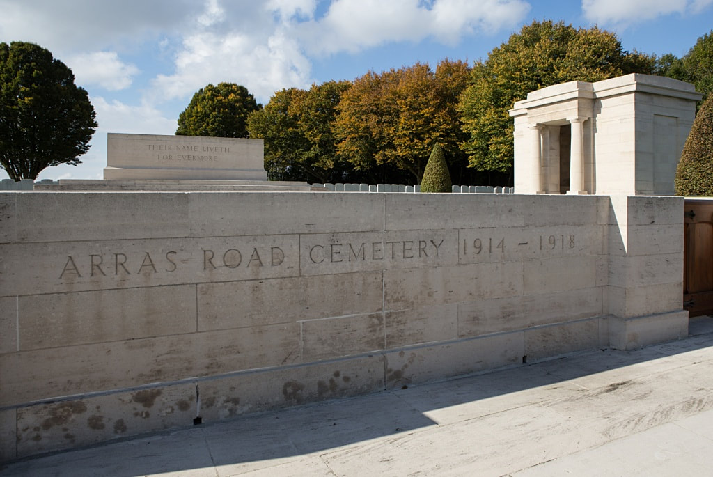 Arras Road Cemetery