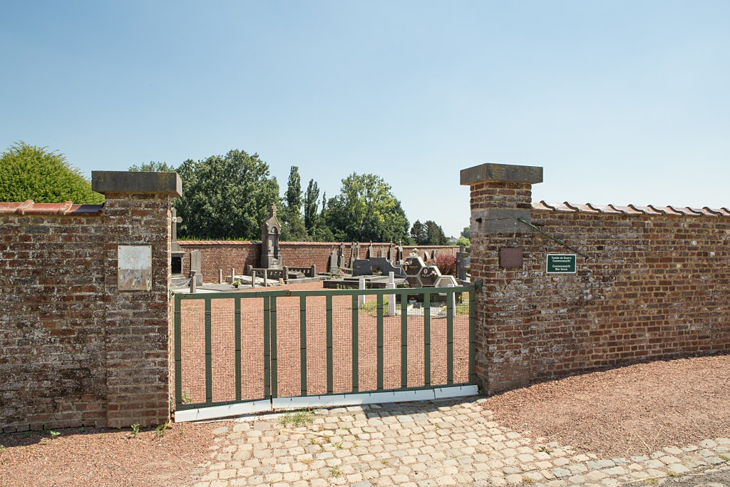 Asquillies Communal Cemetery
