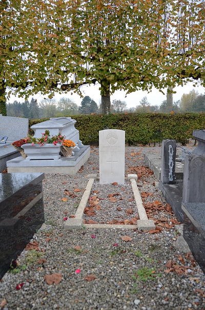Auchy-lès-Hesdin Communal Cemetery