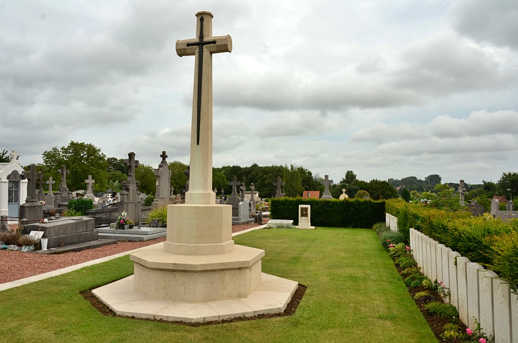 Aulnoy Communal Cemetery