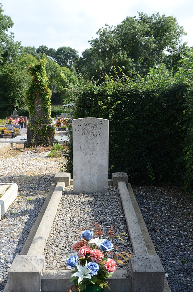 Aumâtre Communal Cemetery