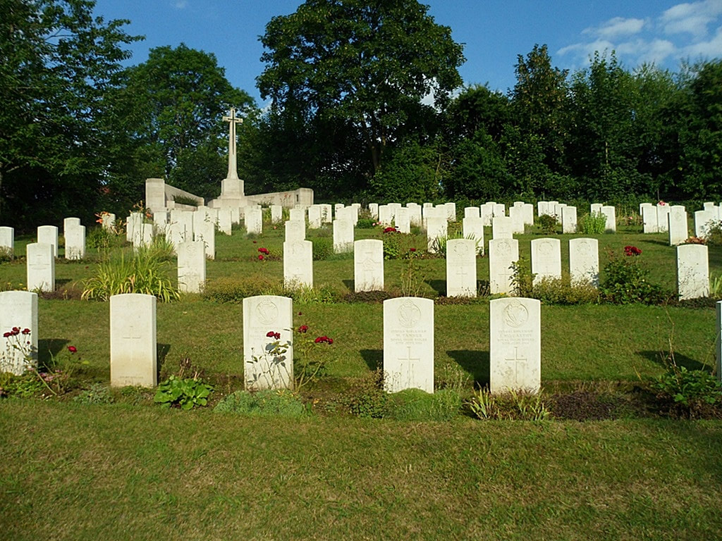 Authuile Military Cemetery