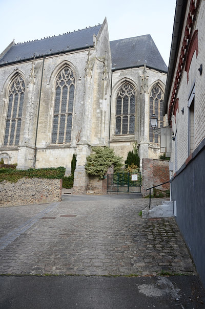 Auxi-le-Château Churchyard