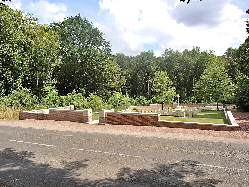 Aveluy Wood Cemetery