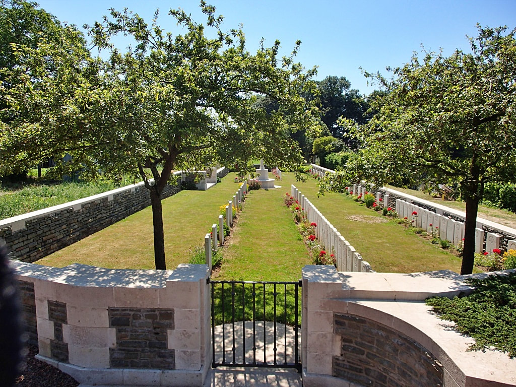 Bapaume Australian Cemetery