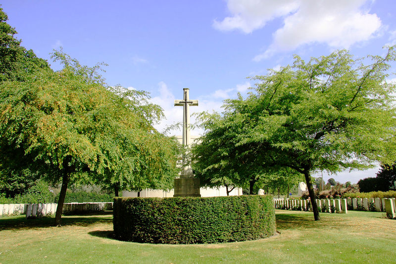 Berks Cemetery Extension, Ploegsteert Memorial