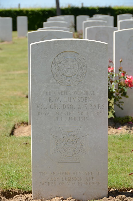 Berles New Military Cemetery, Victoria Cross Lumsden