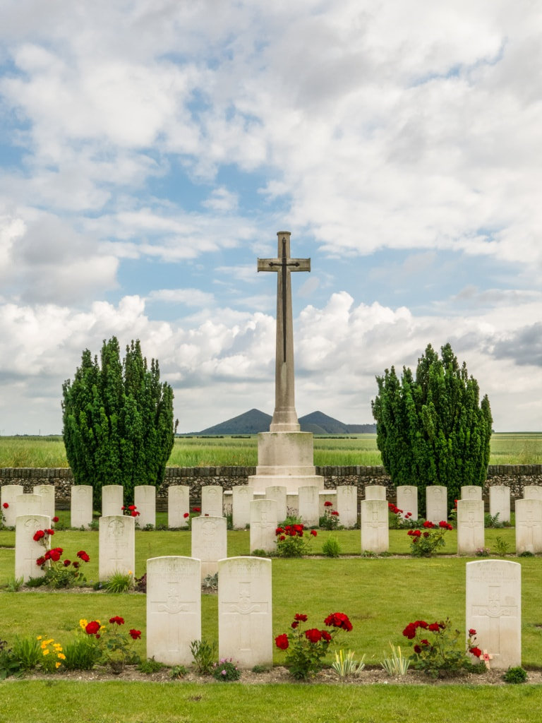 Bois-Carré Military Cemetery, Haisnes