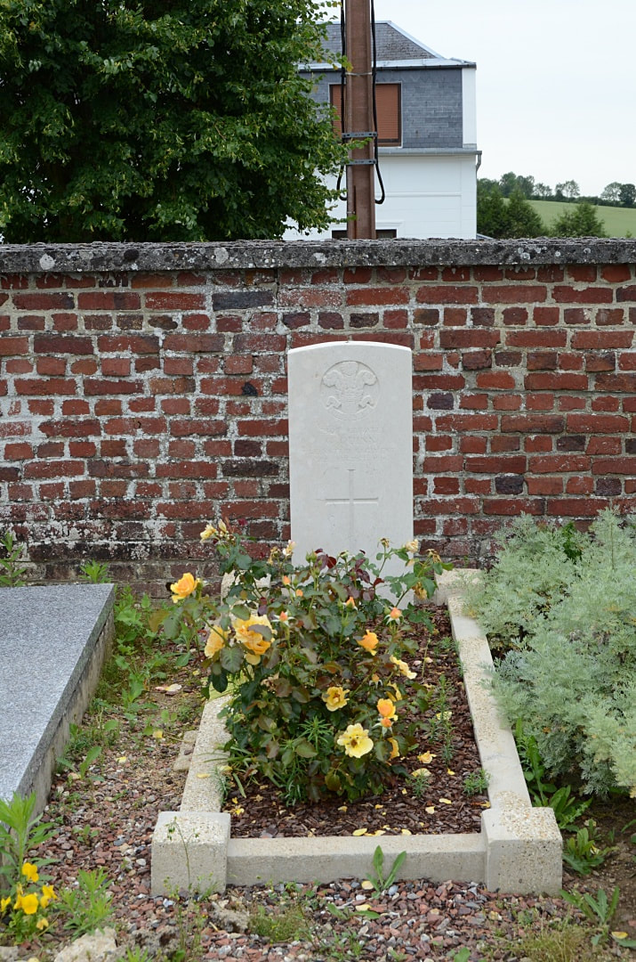 Bray-sur-Somme Communal Cemetery