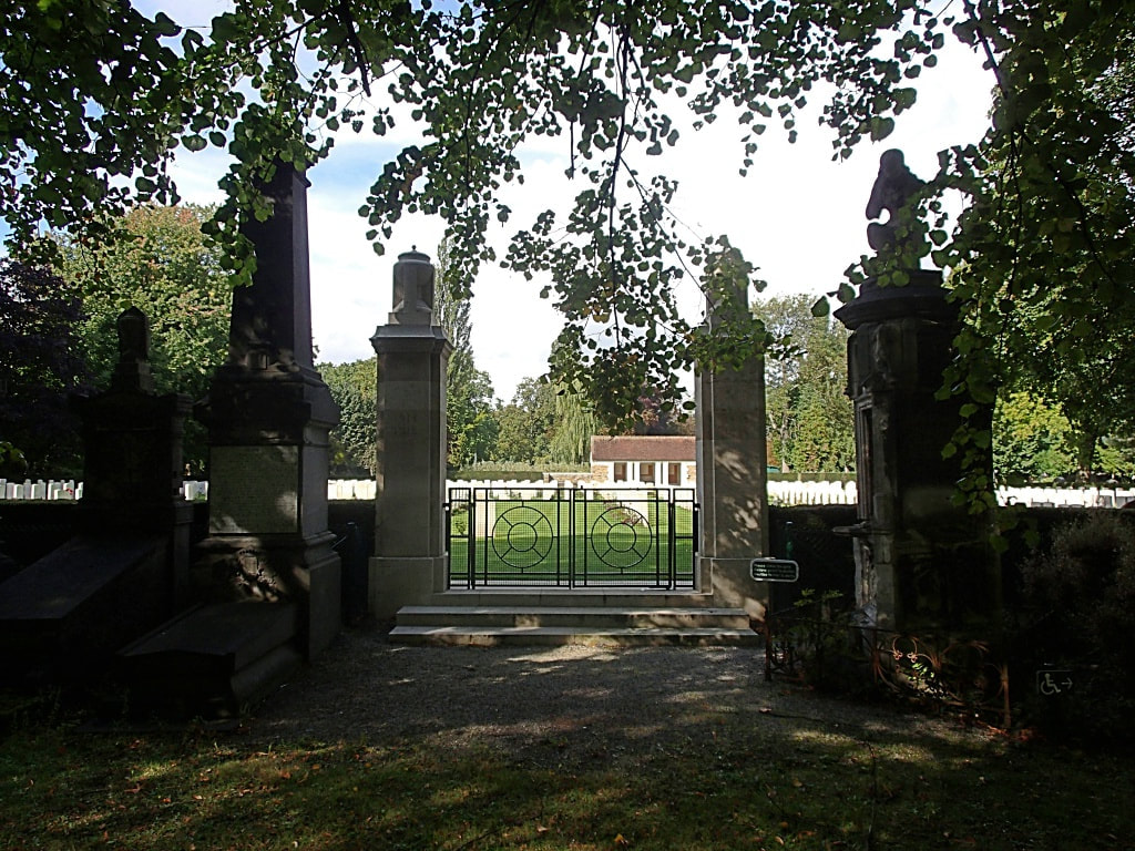 Brussels Town Cemetery (World War Two Plot)