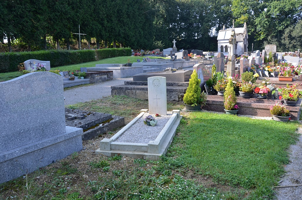 Caix Communal Cemetery