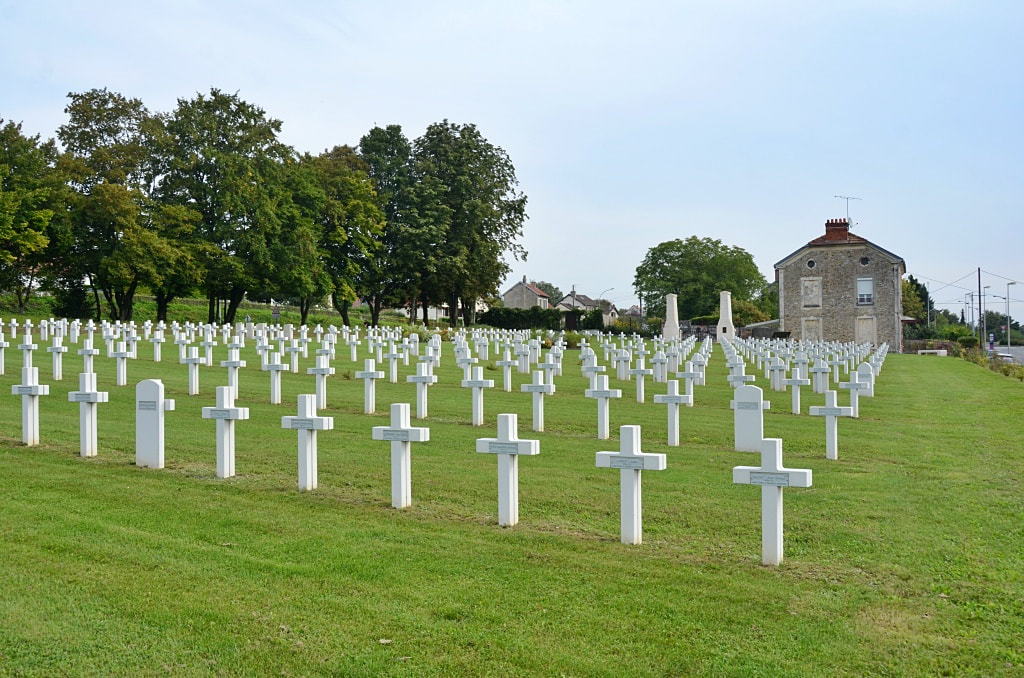 CHÂTEAU-THIERRY (LES CHESNEAUX) FRENCH NATIONAL CEMETERY