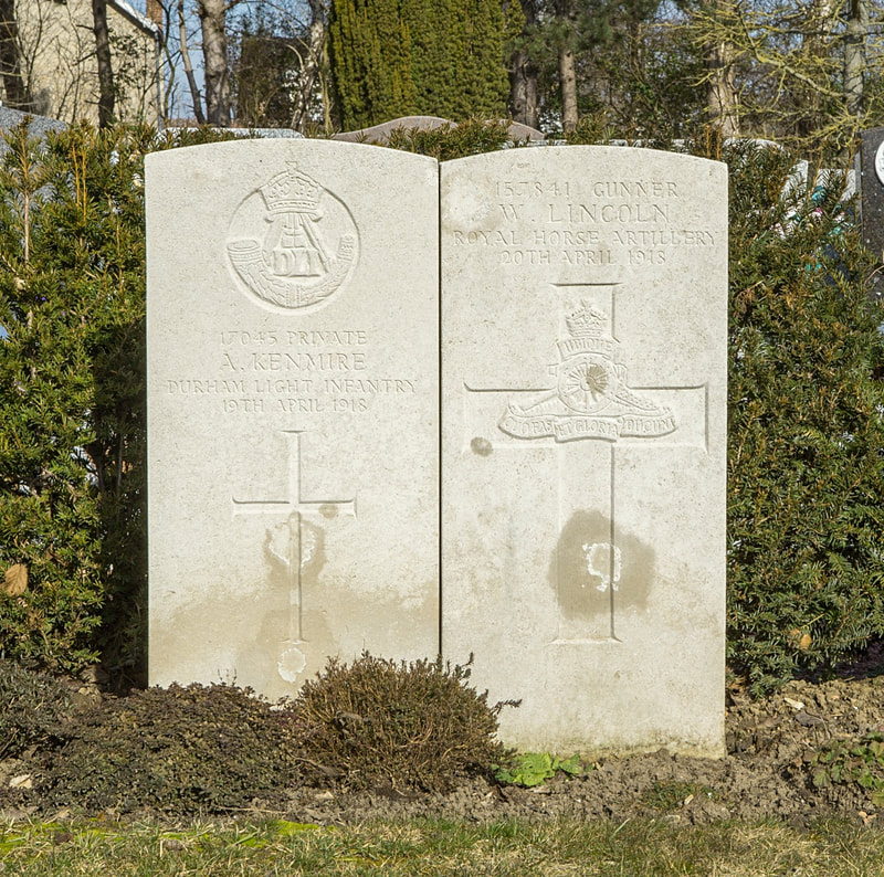 Condé-sur-l'Escaut Communal Cemetery