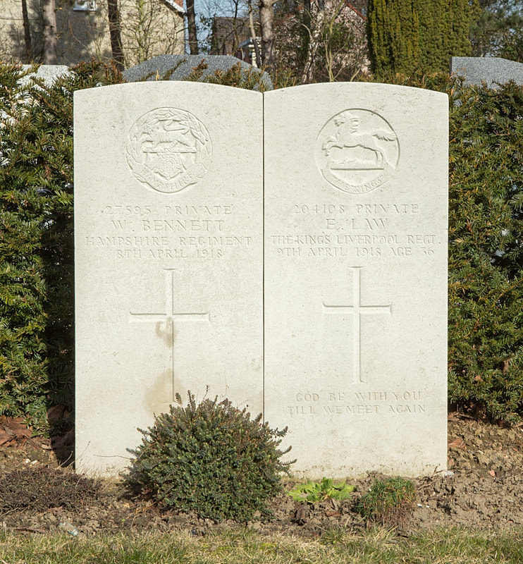 Condé-sur-l'Escaut Communal Cemetery