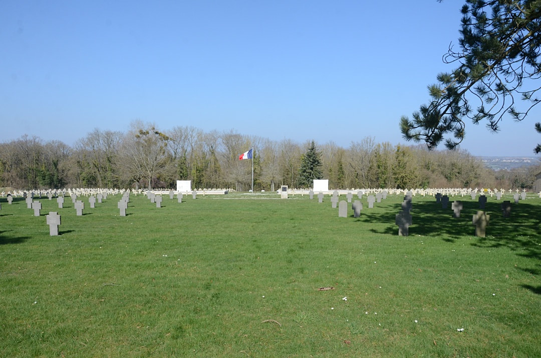 Crécy-au-Mont German Military Cemetery