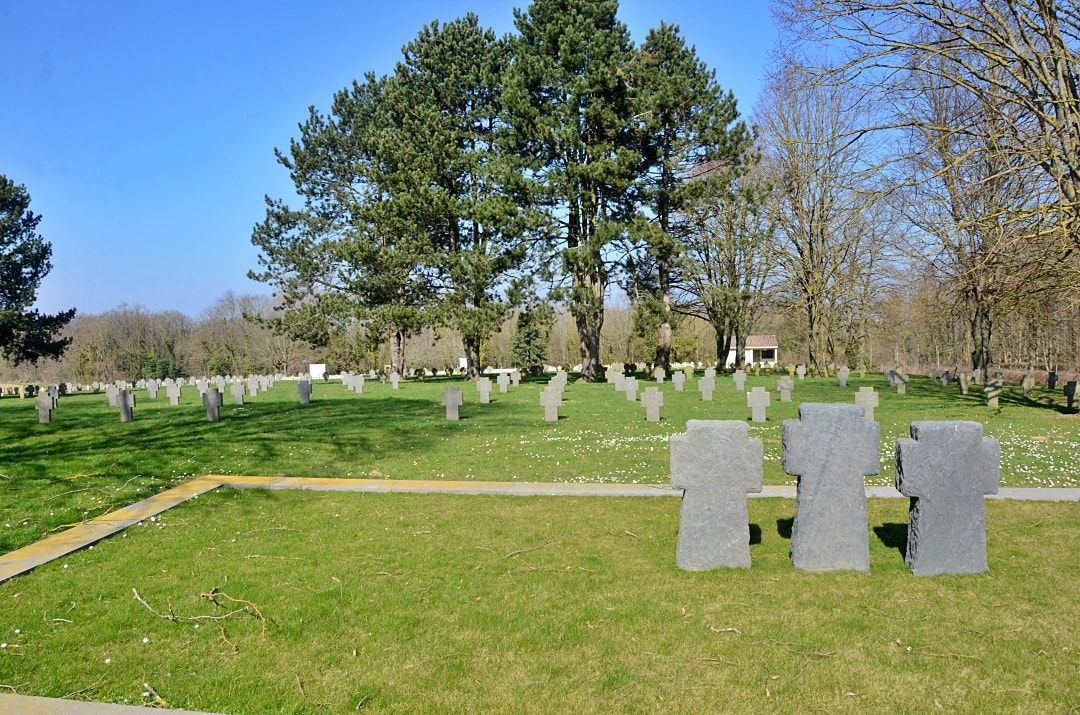 Crécy-au-Mont German Military Cemetery