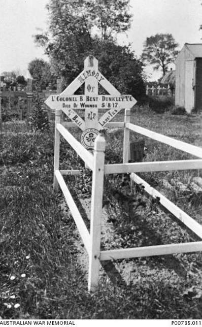 Mendinghem Military Cemetery, Best-Dunkley, VC