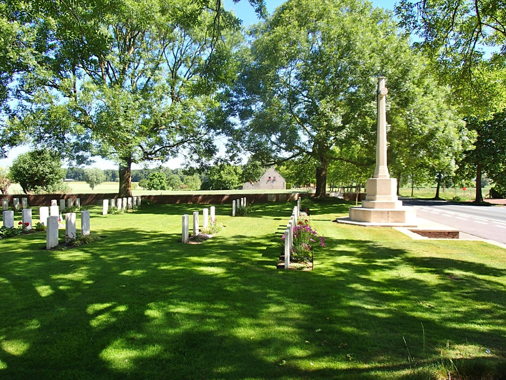 Elzenwalle Brasserie Cemetery