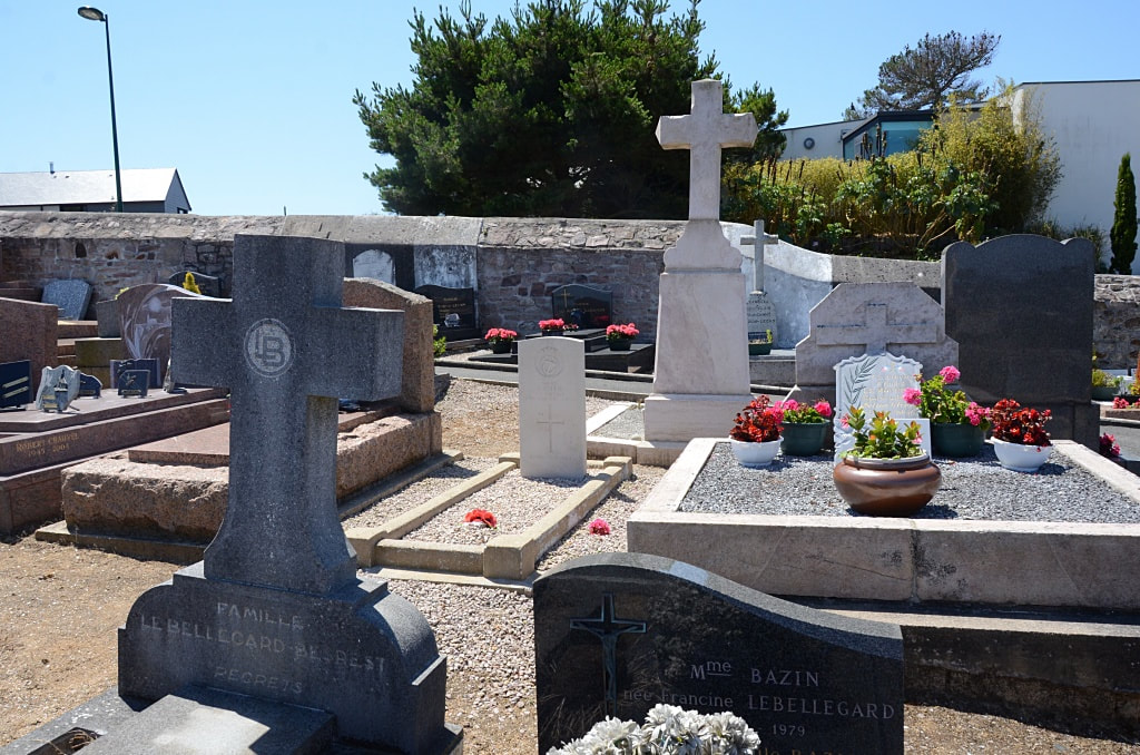 Erquy Communal Cemetery