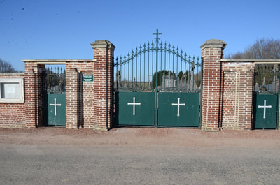 Esquéhéries Communal Cemetery