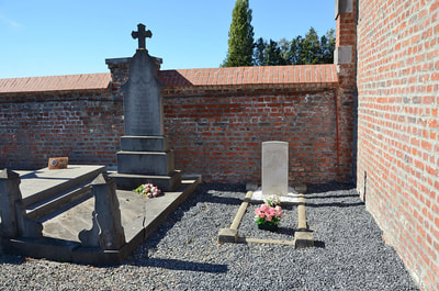 Estinnes-au-Mont Communal Cemetery 