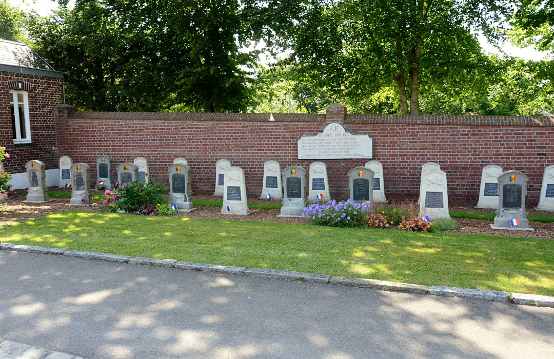 

Eu Communal Cemetery