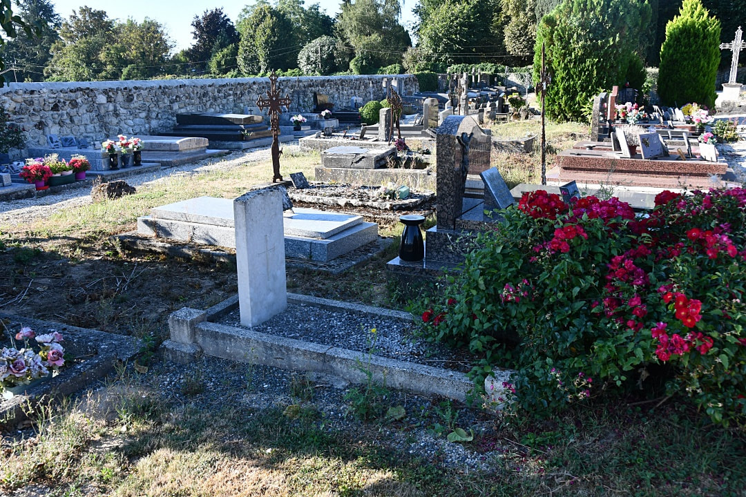 Eve Communal Cemetery