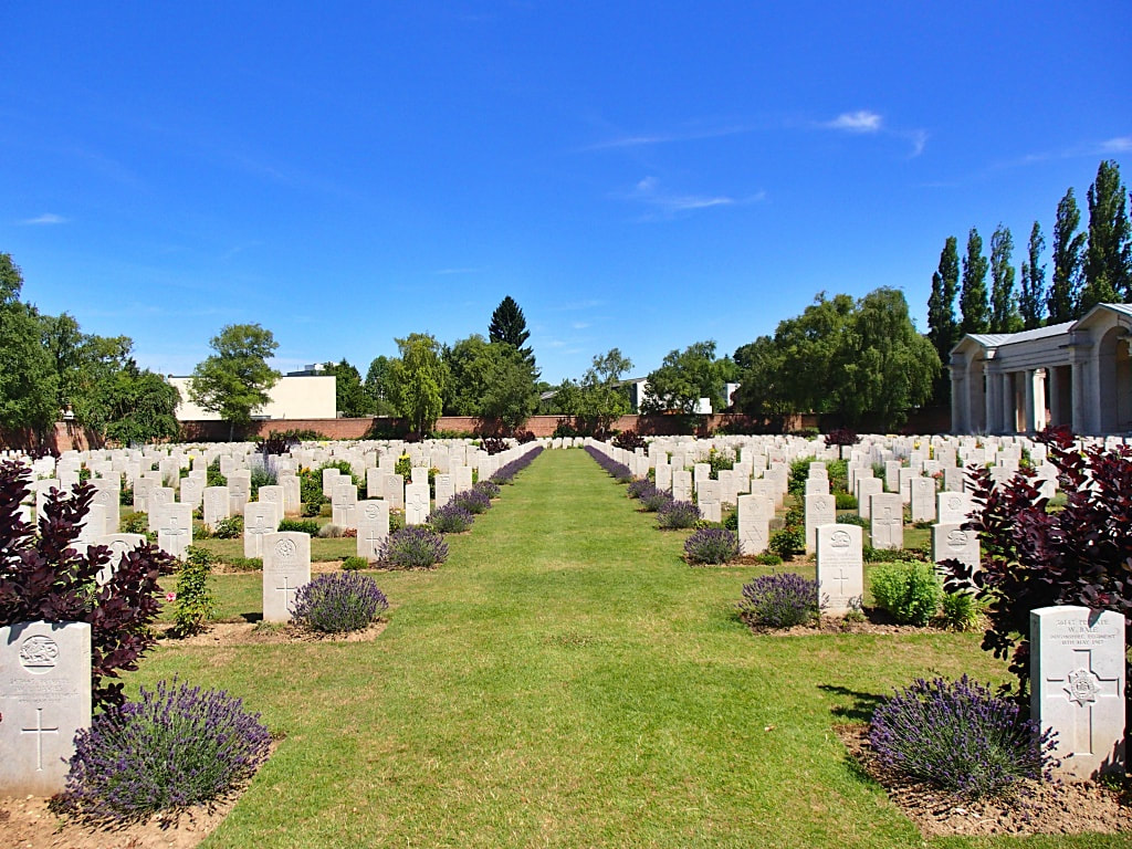 Faubourg-d'Amiens Cemetery