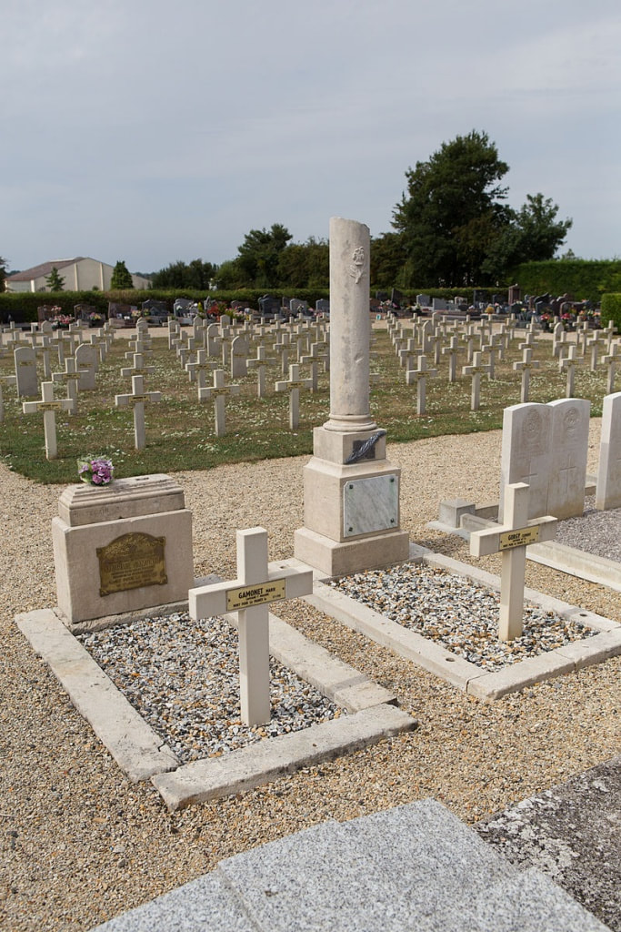 Fère-en-Tardenois Communal Cemetery