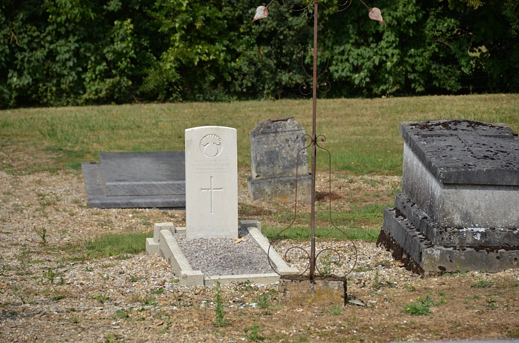 Fontaine-le-Sec Communal Cemetery