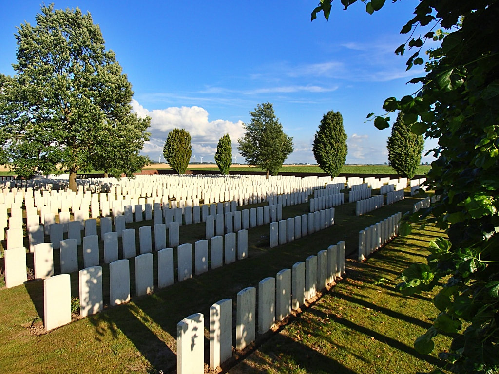 Heath Cemetery, Harbonnières