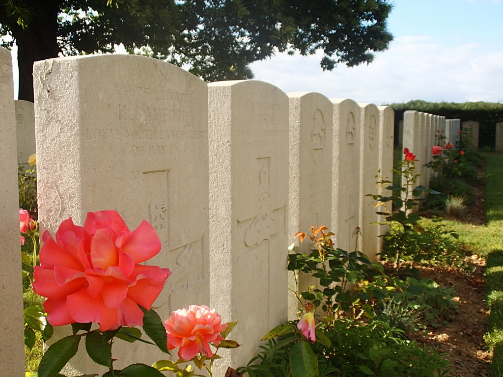 Houchin British Cemetery