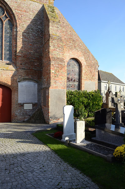 Houtave Churchyard 