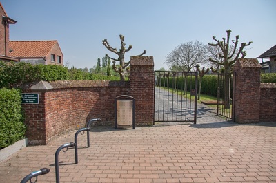 Hulste Communal Cemetery 