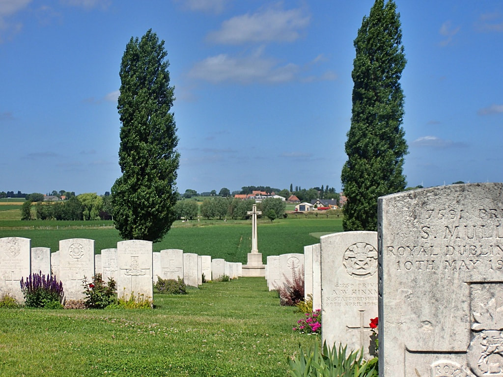 Klein-Vierstraat British Cemetery