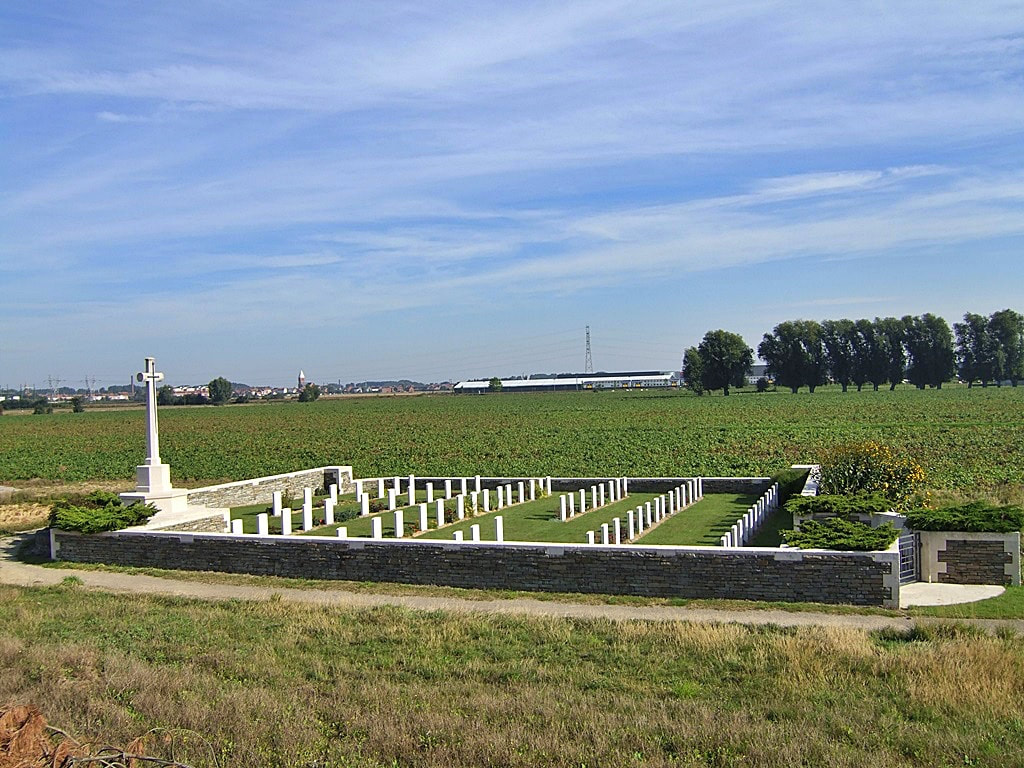 Chapelle-d'Armentières New Military Cemetery