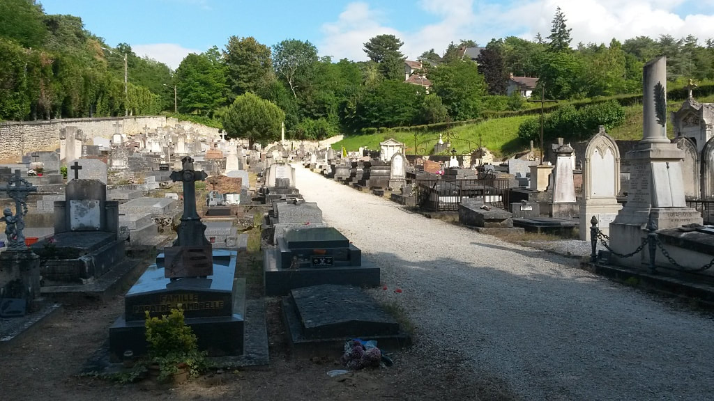 La Ferté-Alais Communal Cemetery